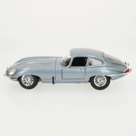 Macchina Bburago GT-Jaguar "E" Coupe (1961) 1:18