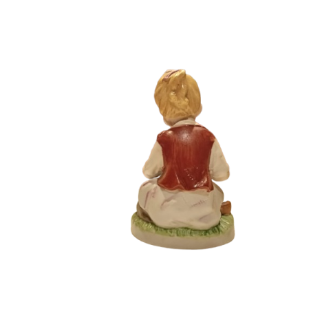 Figura di Porcellana Biscuit Contadina Seduta