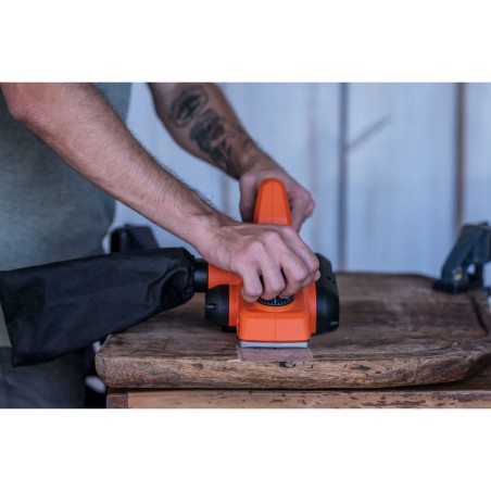 Pialla da Falegname Black & Decker bew712-qs 710 W 16500 RPM 82 mm