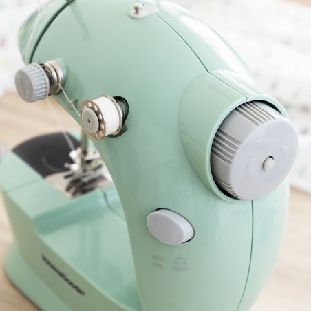 Mini Macchina da Cucire Portatile con LED, Rasafilo e Accessori Sewny InnovaGoods