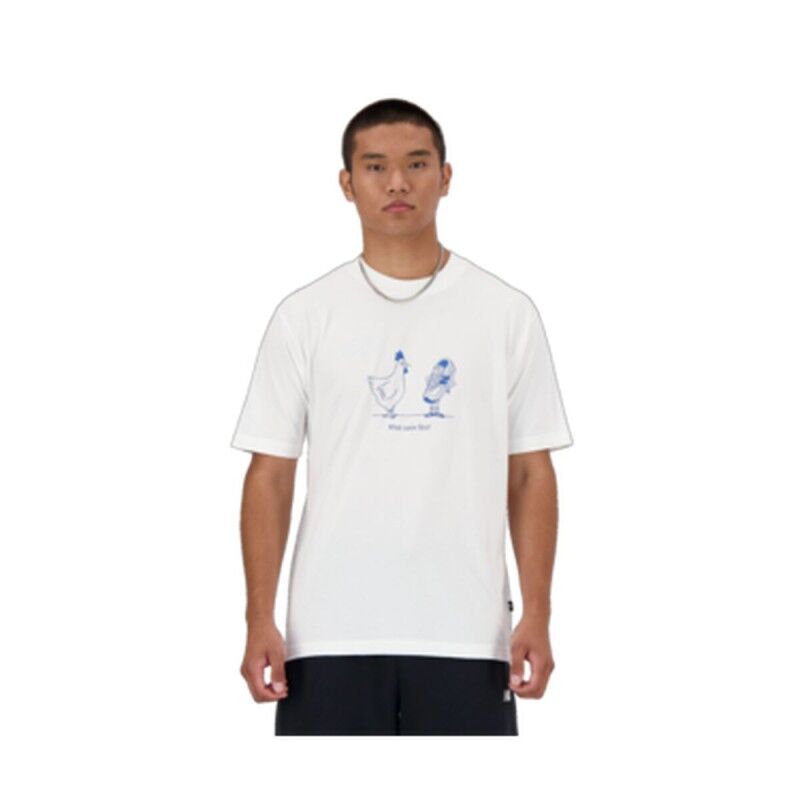 Maglia a Maniche Corte Uomo ESSENTIALS CHICKEN New Balance MT41591 Bianco Maglia a Maniche Corte Uomo ESSENTIALS CHICKEN New Balance MT41591 Bianco