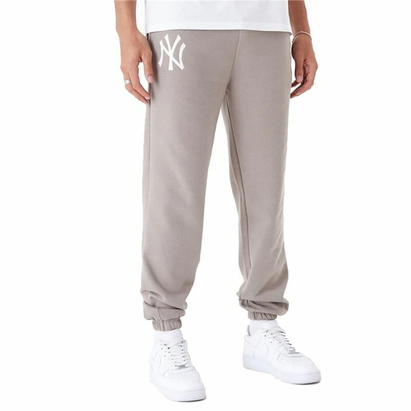 Pantalone Lungo Sportivo New Era League Essential New York Yankees Marrone Uomo Pantalone Lungo Sportivo New Era League Essential New York Yankees Marrone Uomo